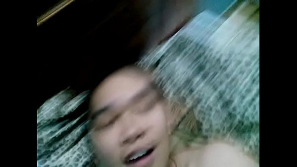 สาวโรงงานพักเที่ยงอมให้ผัวน้ำแตกคาปากก่อนไปทำงาน